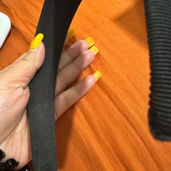 Ferragamo Black and Gold Headband - Picture 4 of 7